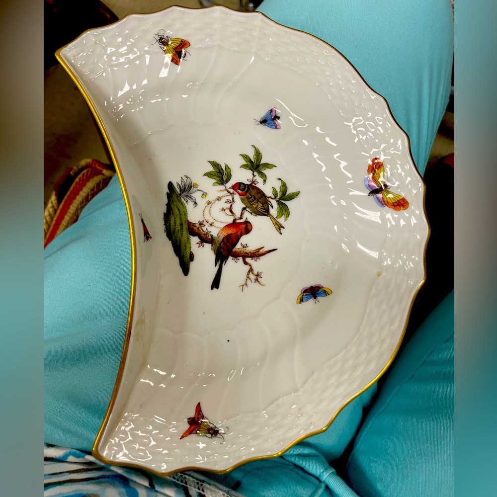 Herend Rothschild 530 Bird & Insect Motif Crescent Salad Plate 7 1/4 x 5”